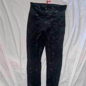 Camo spanx leggings!